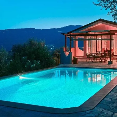 Casa Luce, Colle Lupi Feriehus *